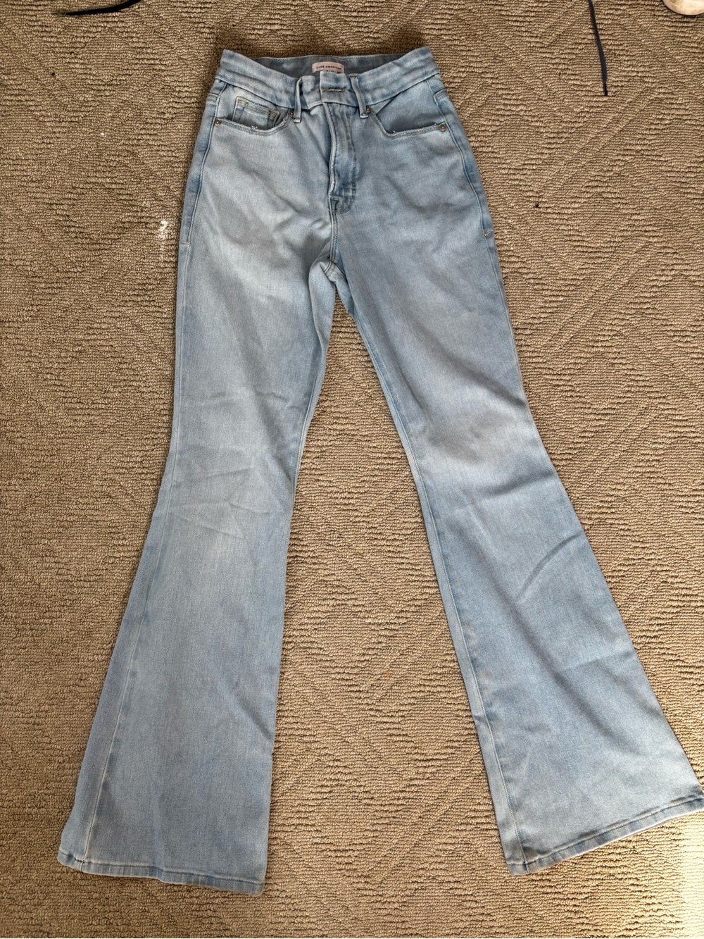 Good American Women’s Light Blue Flare Jeans